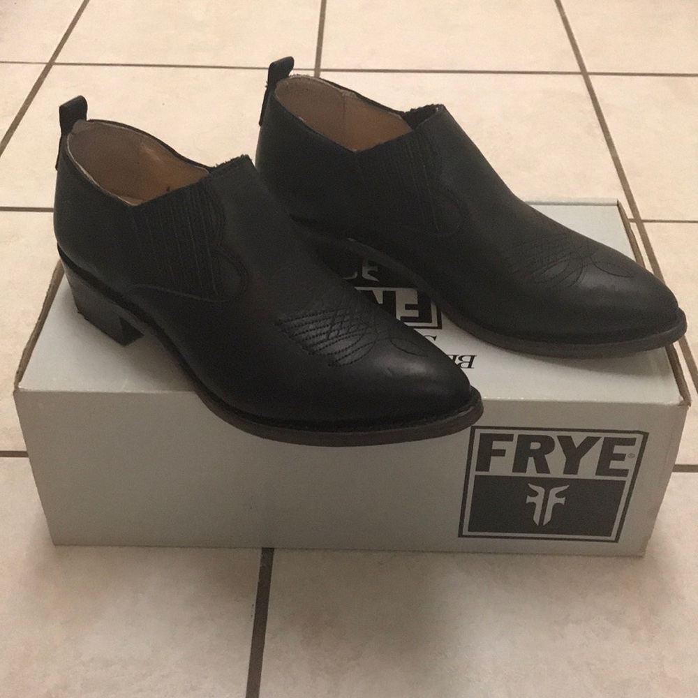 Frye Billy Shortie